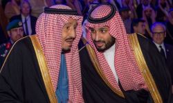نظام آل سعود في أضعف حالاته والملك ونجله خارج الصورة